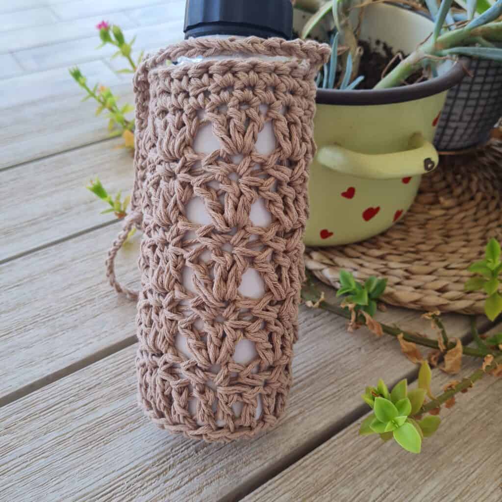 Water bottle holder Lily Crochet pattern by Vivmade