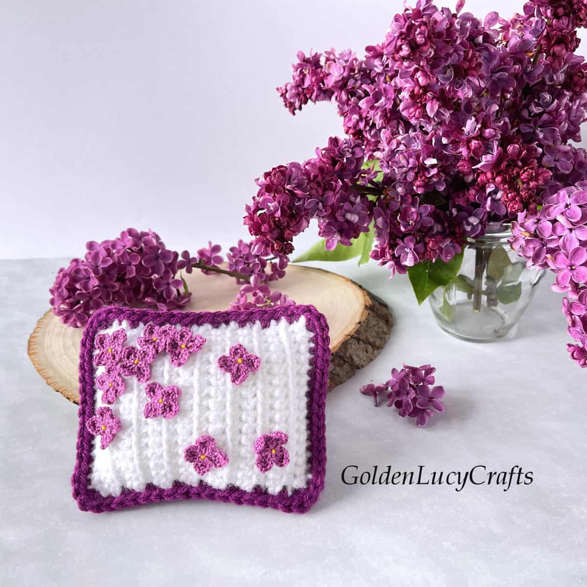 Crocheted-mini-pillow-pincushion