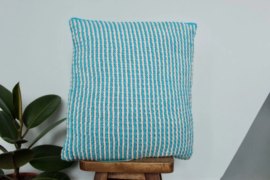 interlocking crochet pillow cover