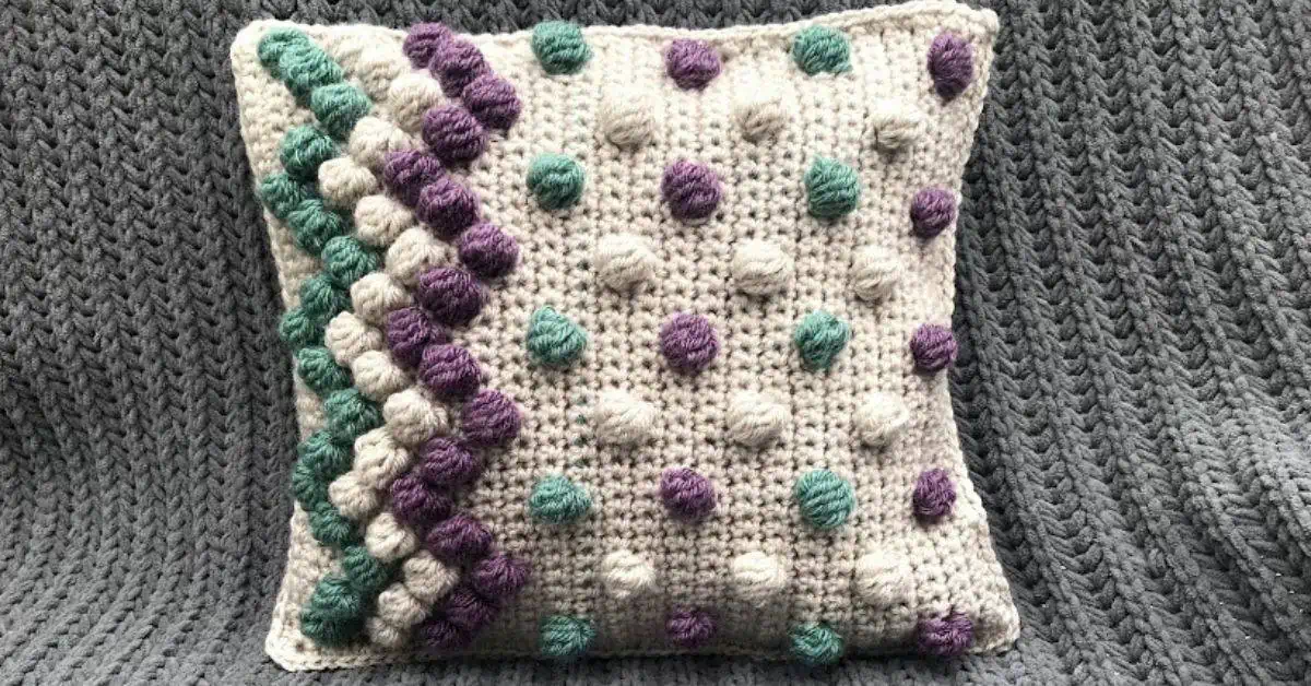 zigzag-bobble-pillow-featured
