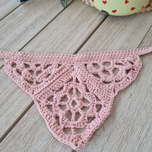Flower granny square crochet bandana in cotton yarn, the free Adriene summer headscarf pattern