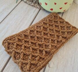 Easy & Cozy Diamond Stitch Cowl Free Pattern