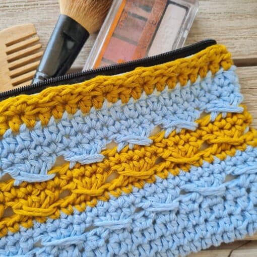 make up crochet pouch free pattern1